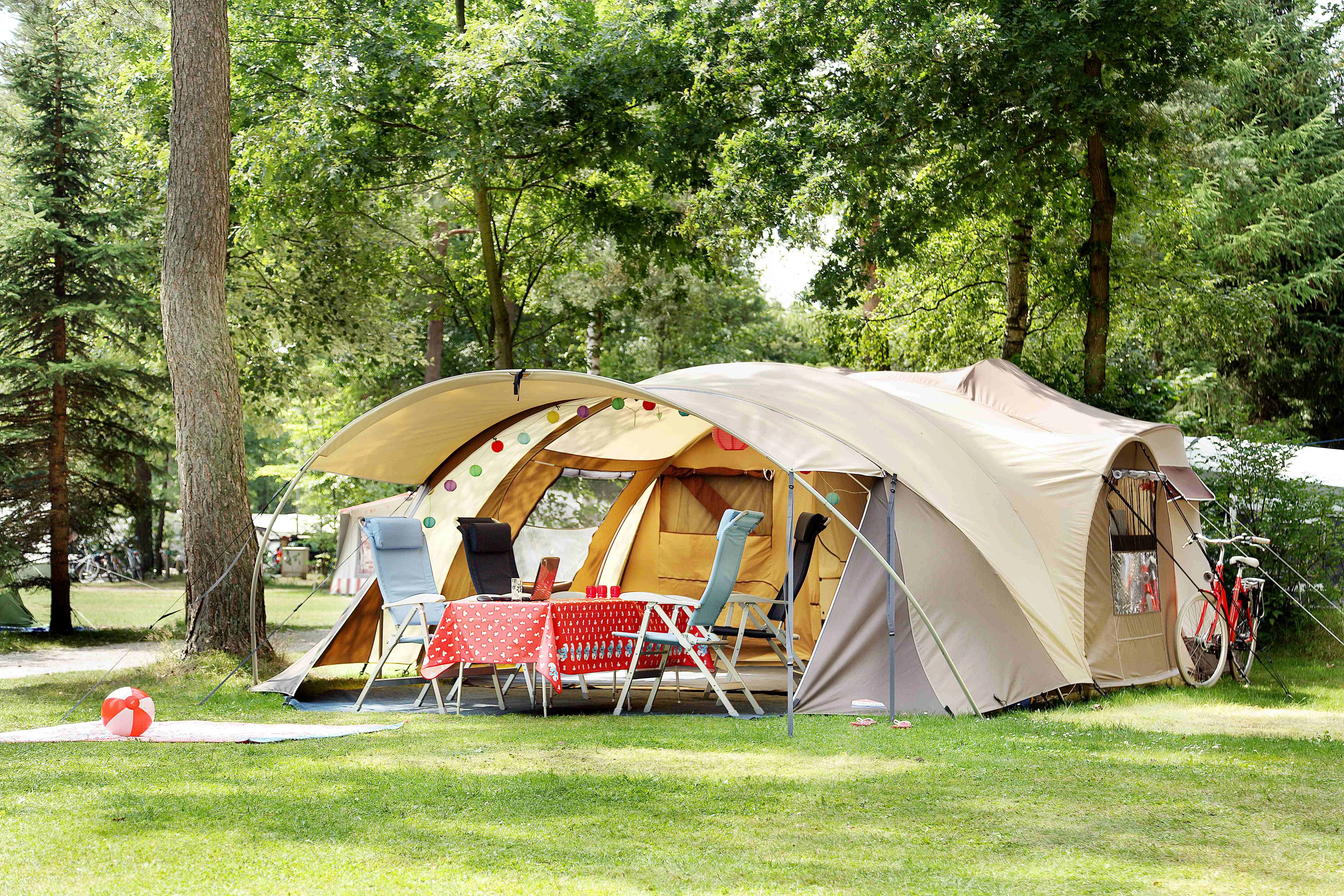 Ремонт палаток. Лагерь модульный (шатер и 2 палатки) Nash Base Camp. Палатки для кемпинга. Палаточный кемпинг. Кемпинг на природе.
